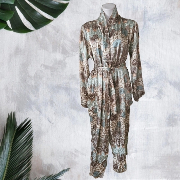 Arobatherapy Rayon Robe - Picture 1 of 4